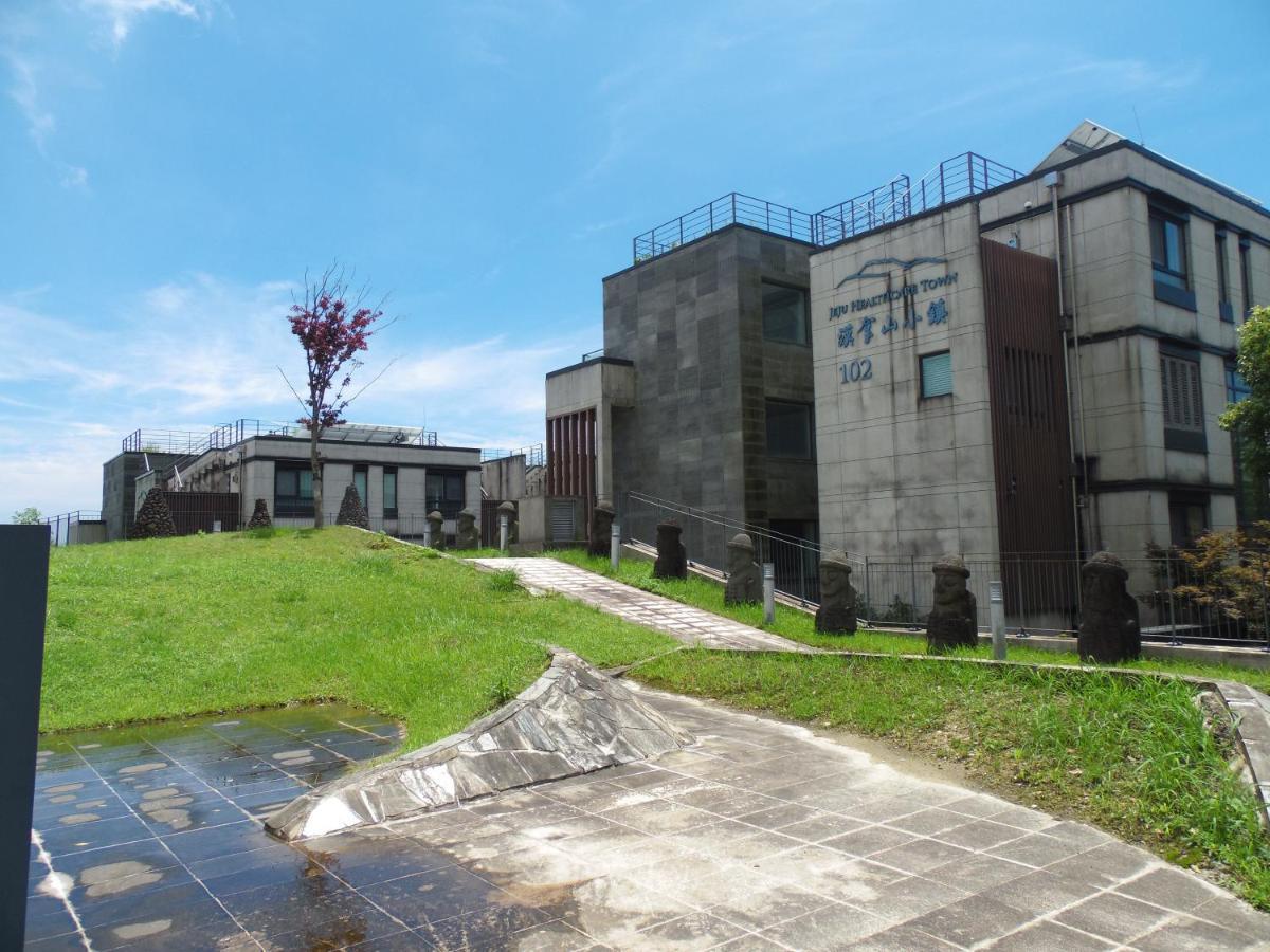 Healthcare Town Resort Seogwipo Exterior photo