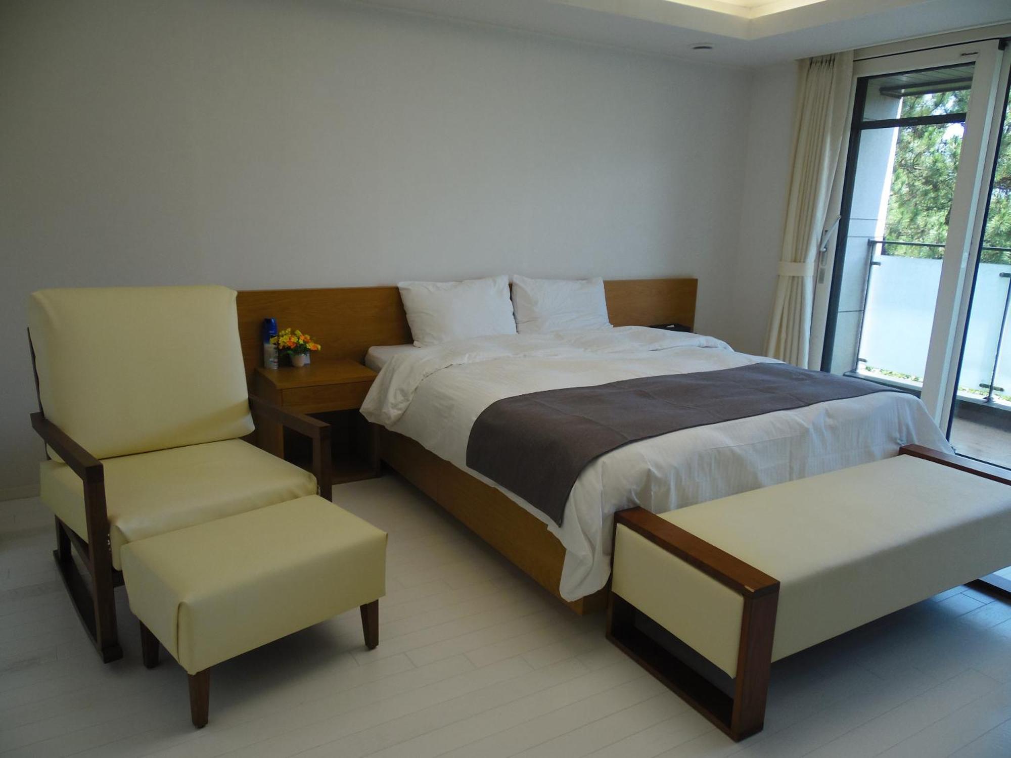 Healthcare Town Resort Seogwipo Exterior photo