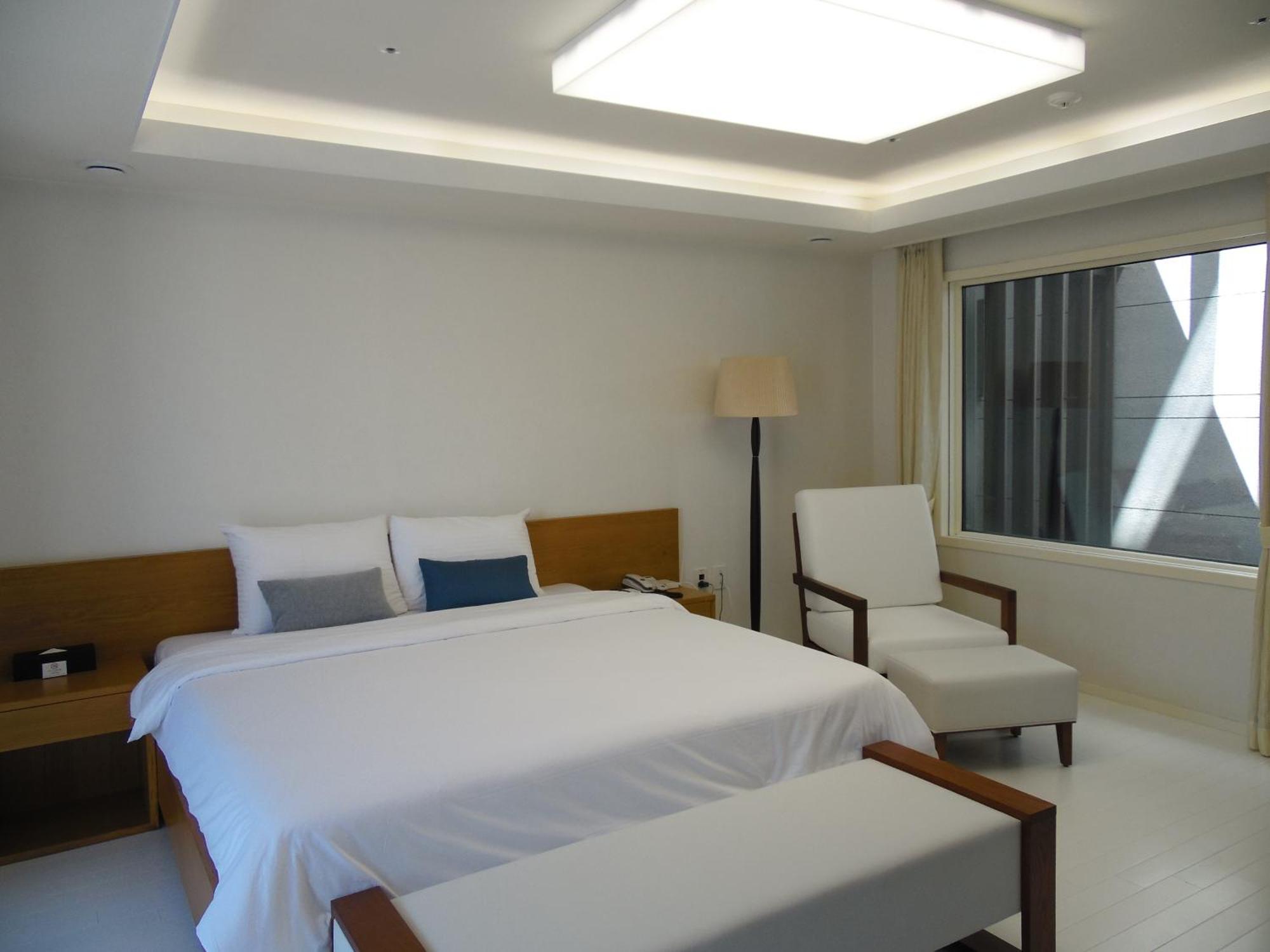 Healthcare Town Resort Seogwipo Exterior photo